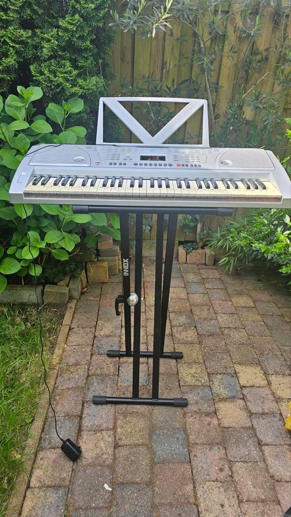 Keyboard met standaard en bladmuziekhouder, Met standaard, Ophalen, Overige merken, 61 toetsen