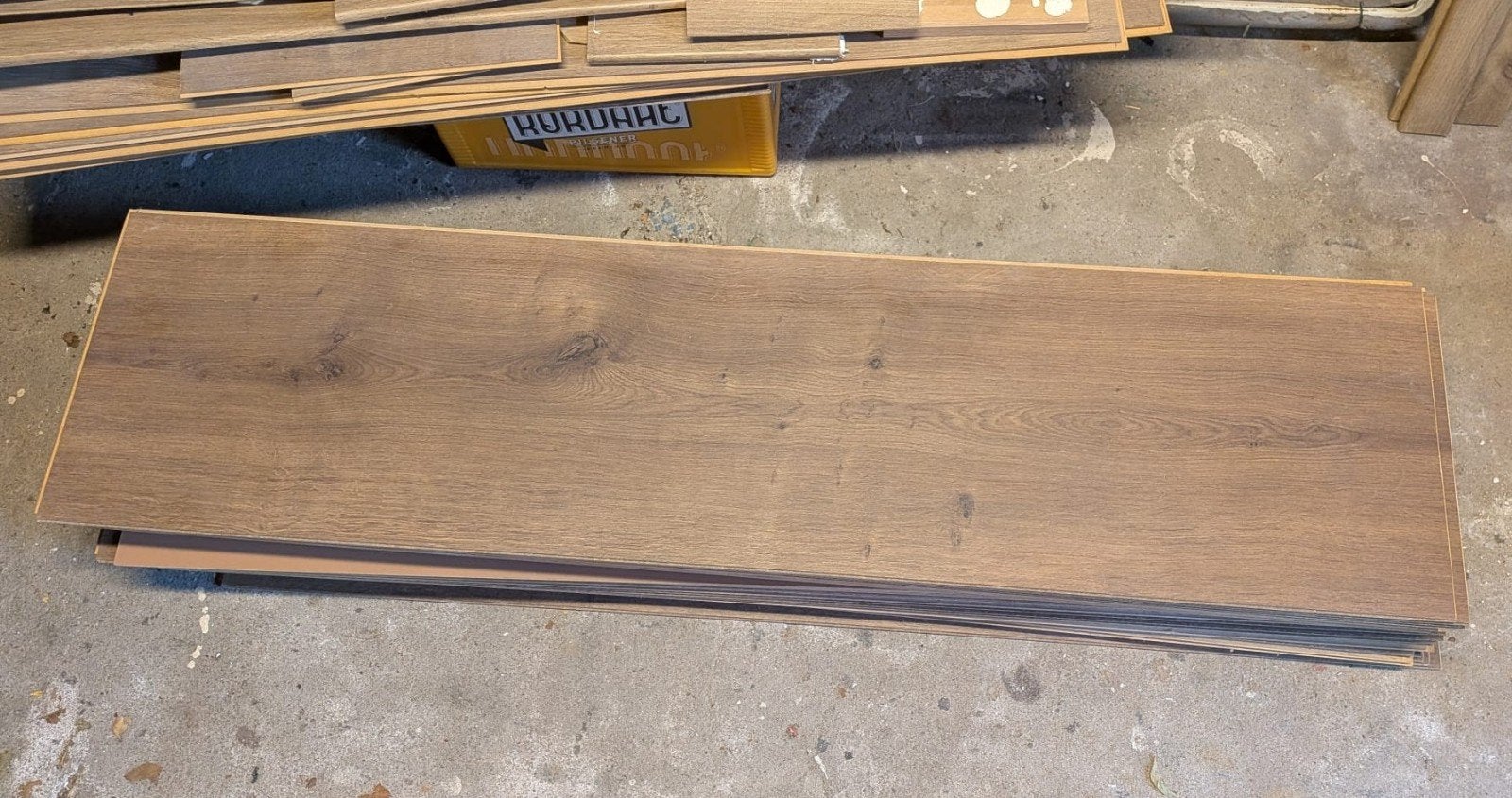 Gratis: laminaat vloer, bruin, 20 vierkante meter, Ophalen, Overige materialen, 30 cm of meer, Gebruikt