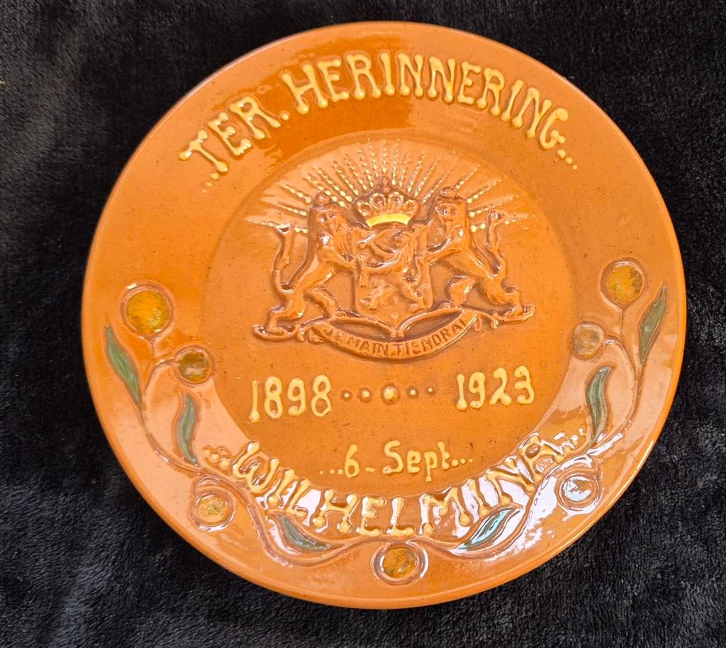 Herdenkingsbord Koningin Wilhelmina 1898-1923, Antiek en Kunst, Antiek | Wandborden en Tegels, Ophalen of Verzenden