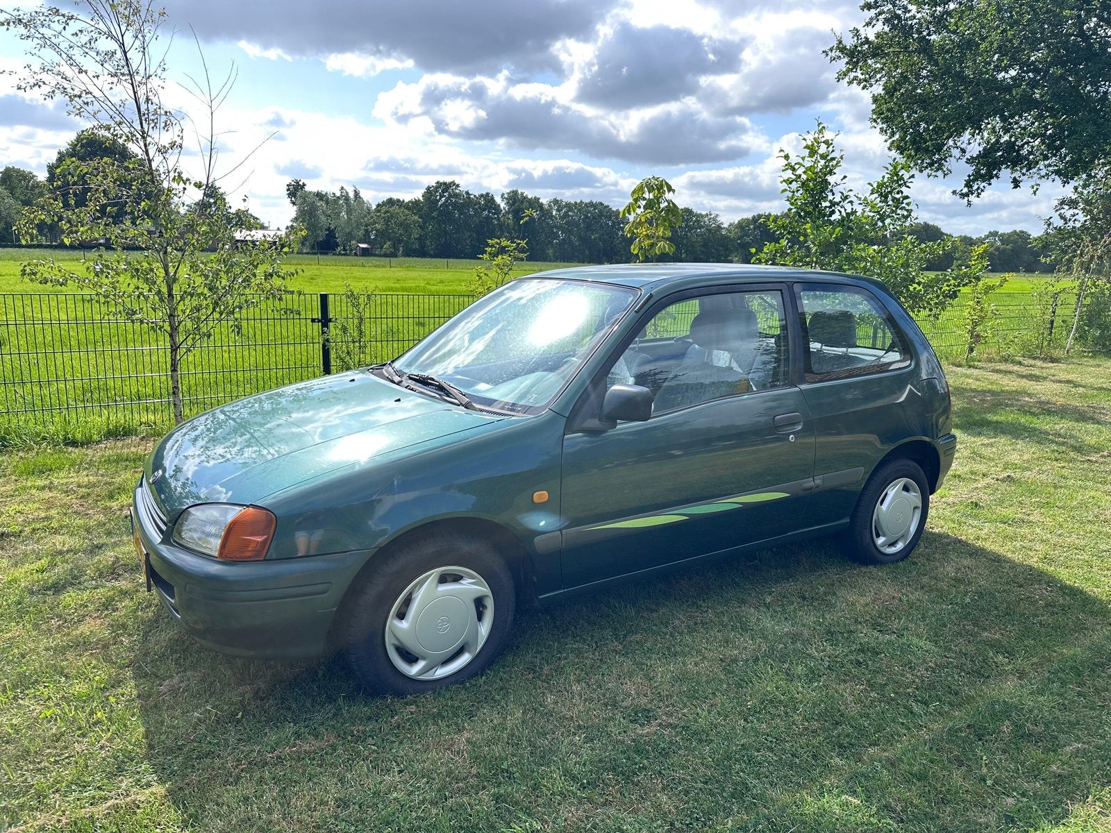 Toyota Starlet 1.3 16V 1996 Groen, Auto's, 4 cilinders, Starlet, 400 kg, Origineel Nederlands