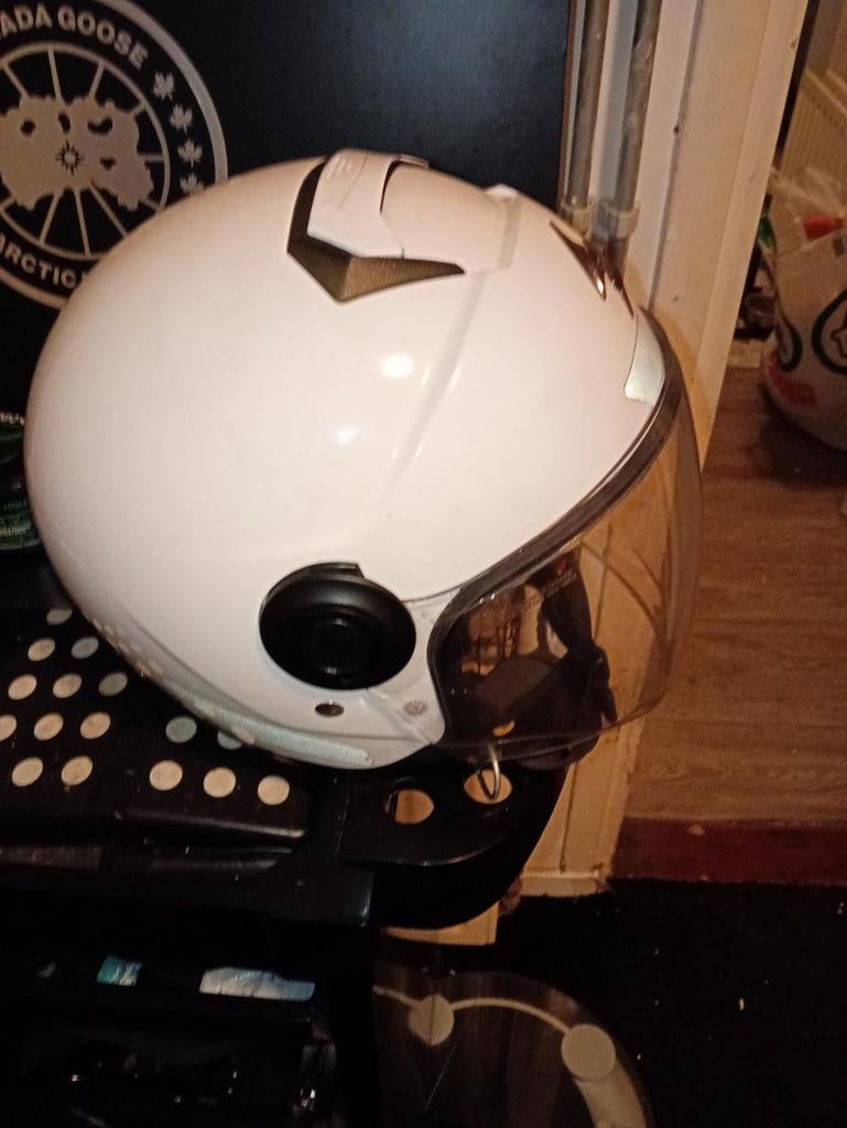Helm met twee vizieren, Ophalen