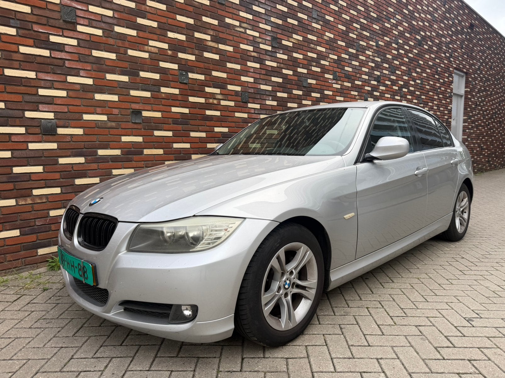 BMW 3-Serie 318i 2009 FACELIFT / NAVI PROFESSIONAL / CRUISE, Achterwielaandrijving, Origineel Nederlands, Bedrijf, Handgeschakeld