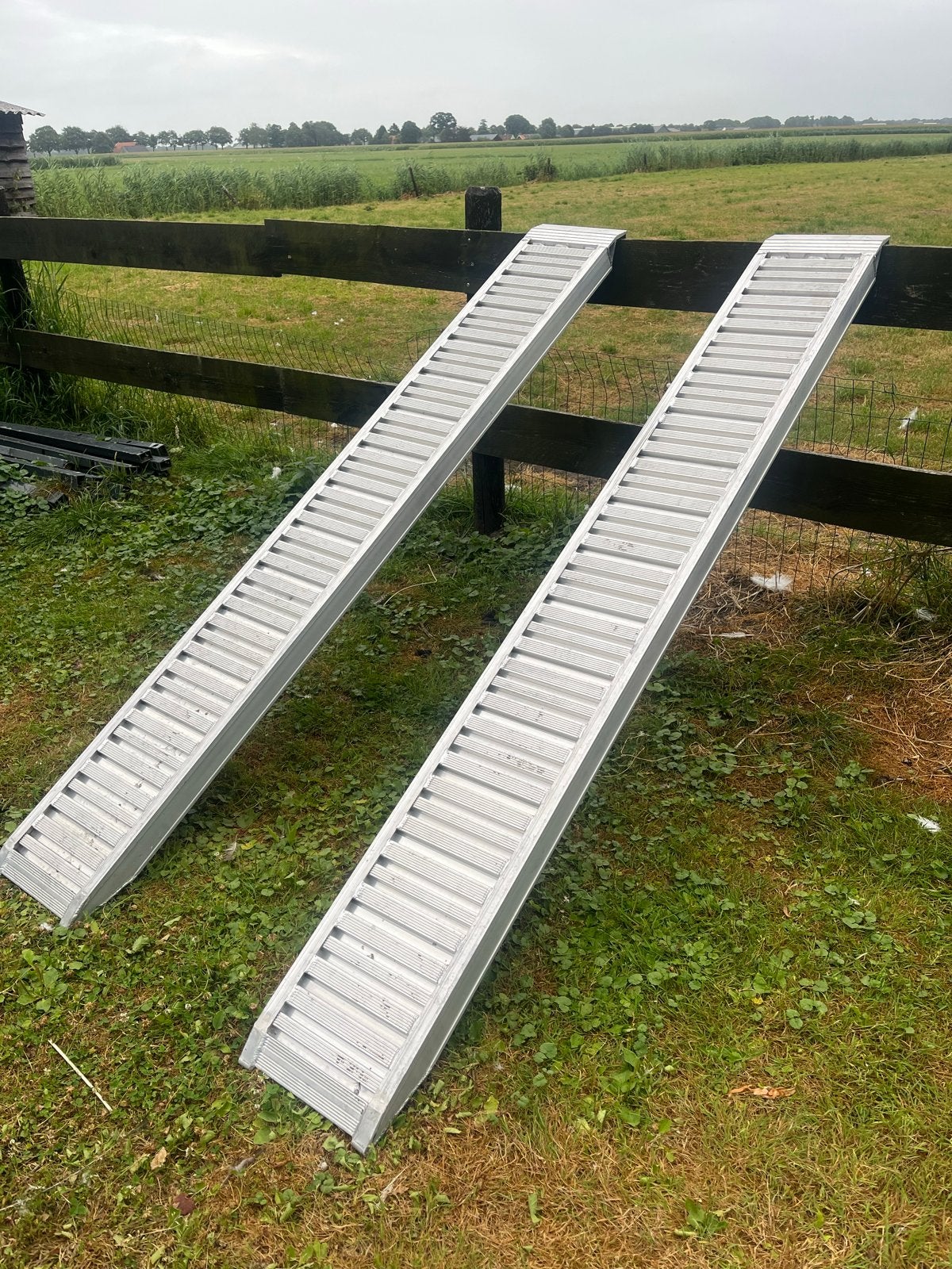 Aluminium rijplaten 240 cm - Zo goed als nieuw, Ophalen of Verzenden, Zo goed als nieuw