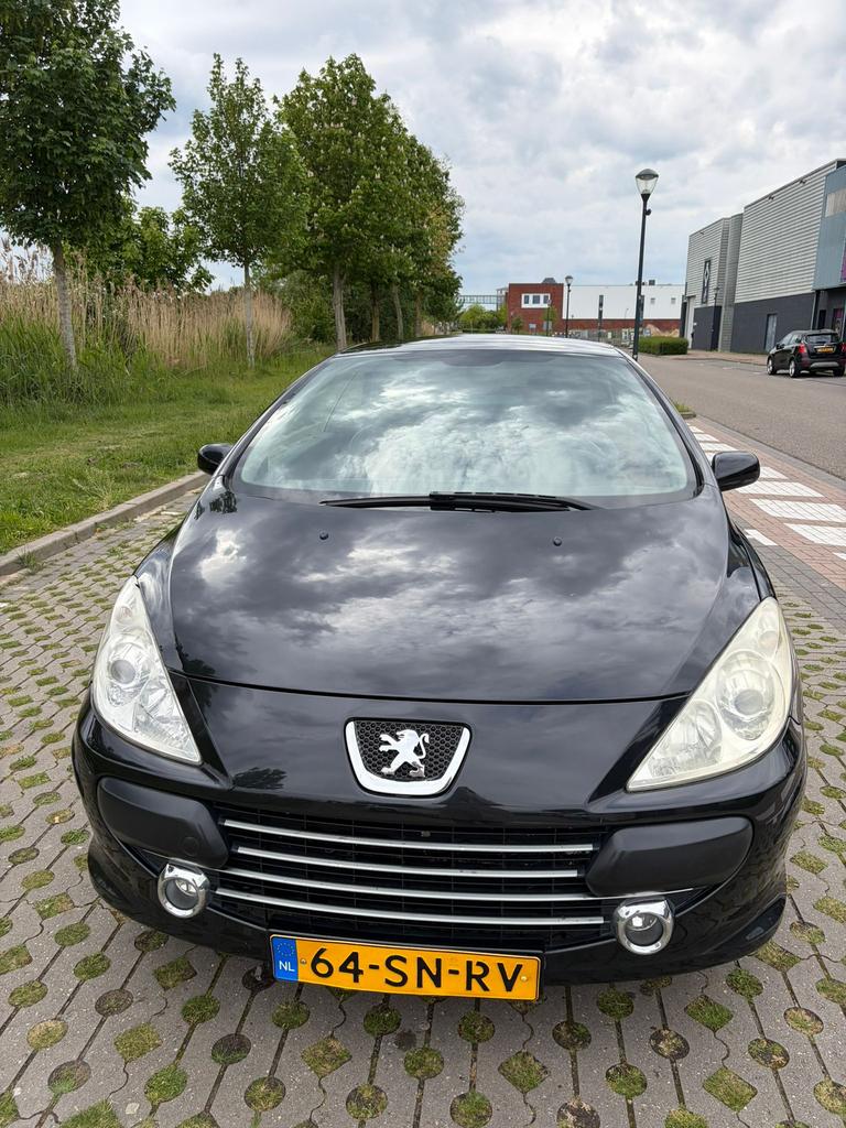 Peugeot 307 2.0 16V CC 2006 Zwart, Voorwielaandrijving, 4 cilinders, Cabriolet, 4 stoelen
