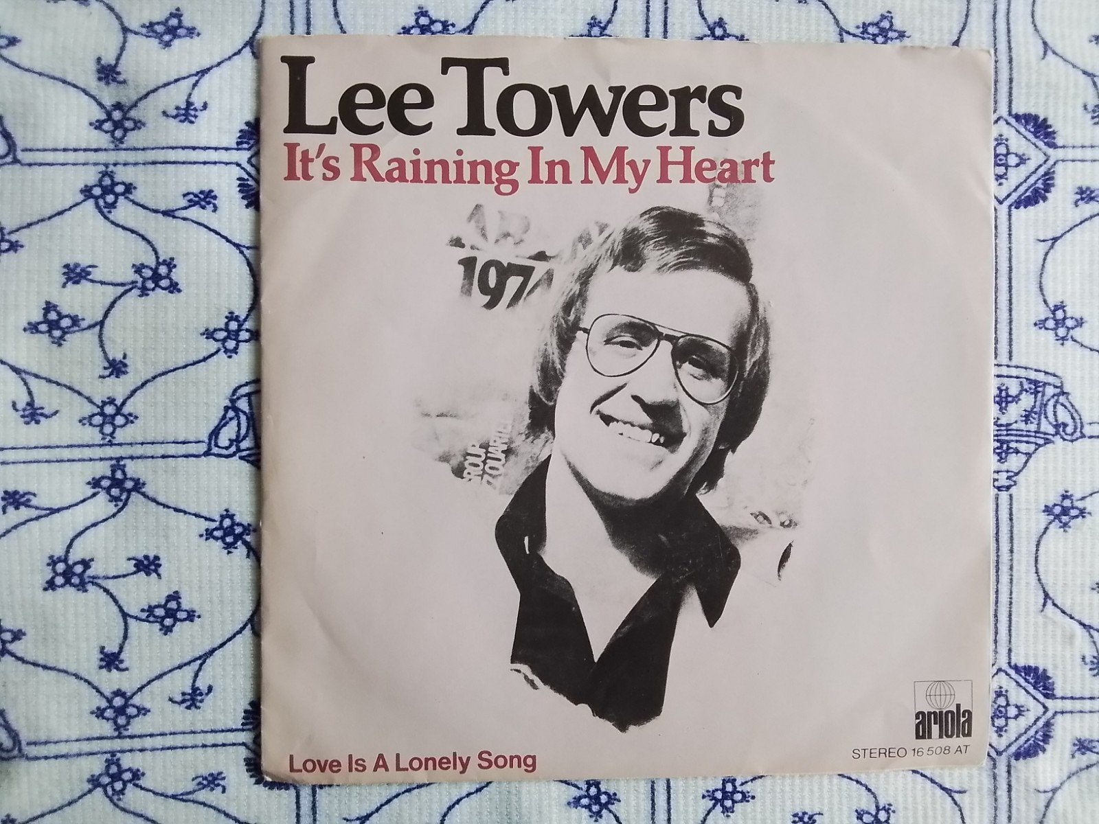 Lee towers         It's raining in my heart, Ophalen of Verzenden, Zo goed als nieuw, 7 inch, Pop