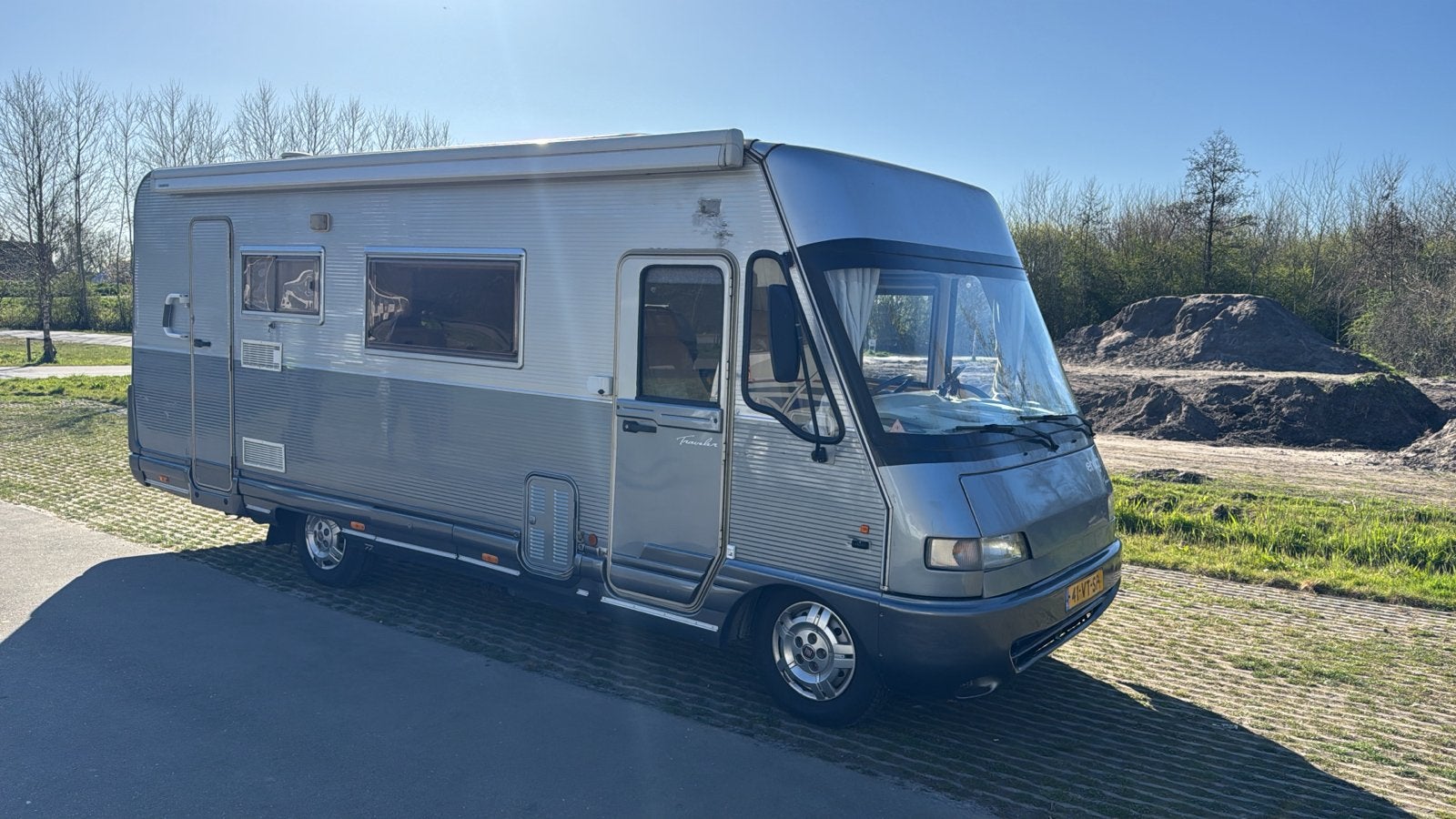Elhnagh Traveler 4-persoons camper, Caravans en Kamperen, Standaard zit, Ringverwarming, 6 tot 7 meter, Boiler