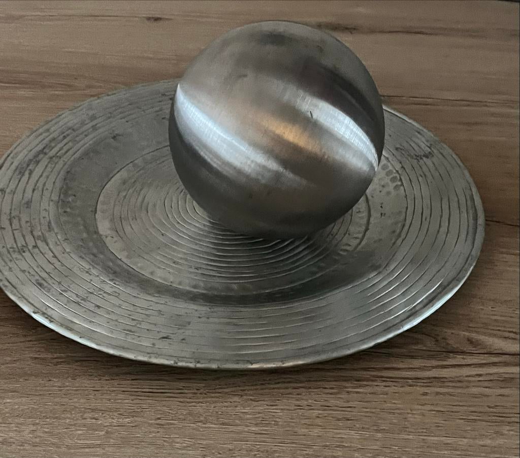 Decoratieve metalen schaal met bal Dx44, Ophalen of Verzenden