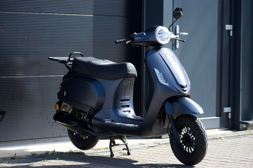 SENZO RIVALUX R - 2023 - Brom / Geel Kenteken - 743KM, Fietsen en Brommers, Scooters | SYM, Ophalen, Overige modellen, Maximaal 45 km/u