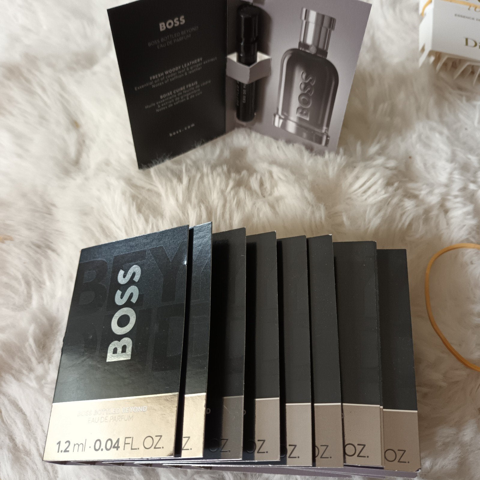 BOSS BOTTLED BEYOND parfum proefjes..9 x..nieuw, Ophalen of Verzenden, Nieuw