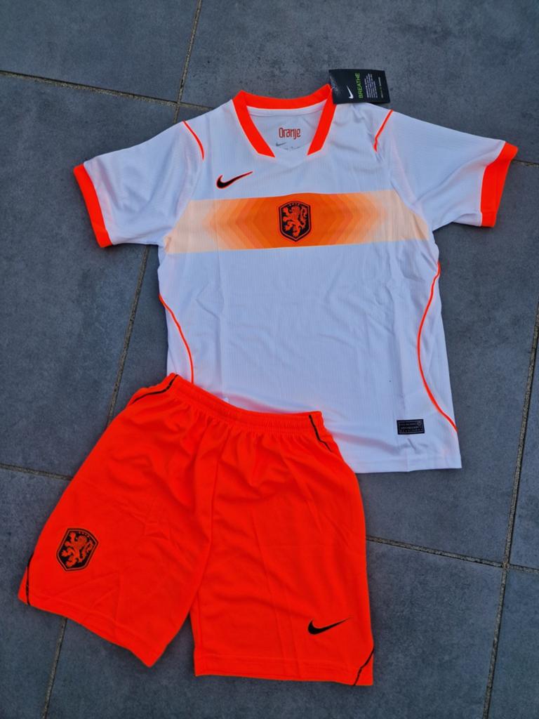 Nederlands elftal, Verzenden