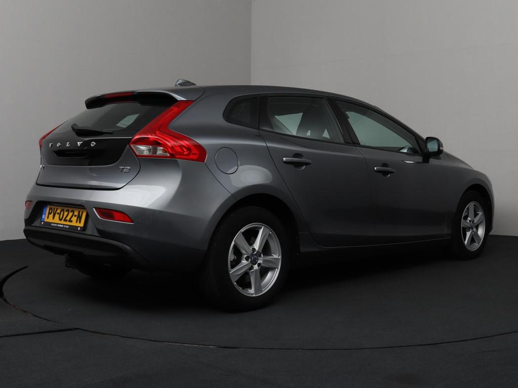 Volvo V40 1.5 T2 Nordic+ | Navigatie | Trekhaak | Voorruitve, Euro 6, 4 cilinders, 700 kg, Leder en Stof
