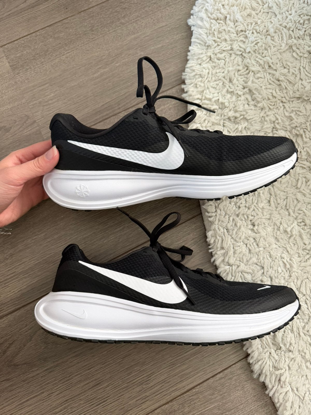 Nike Revolution 8 hardloopschoenen maat 43, Nieuw, Ophalen of Verzenden, Hardlopen, Hardloopschoenen