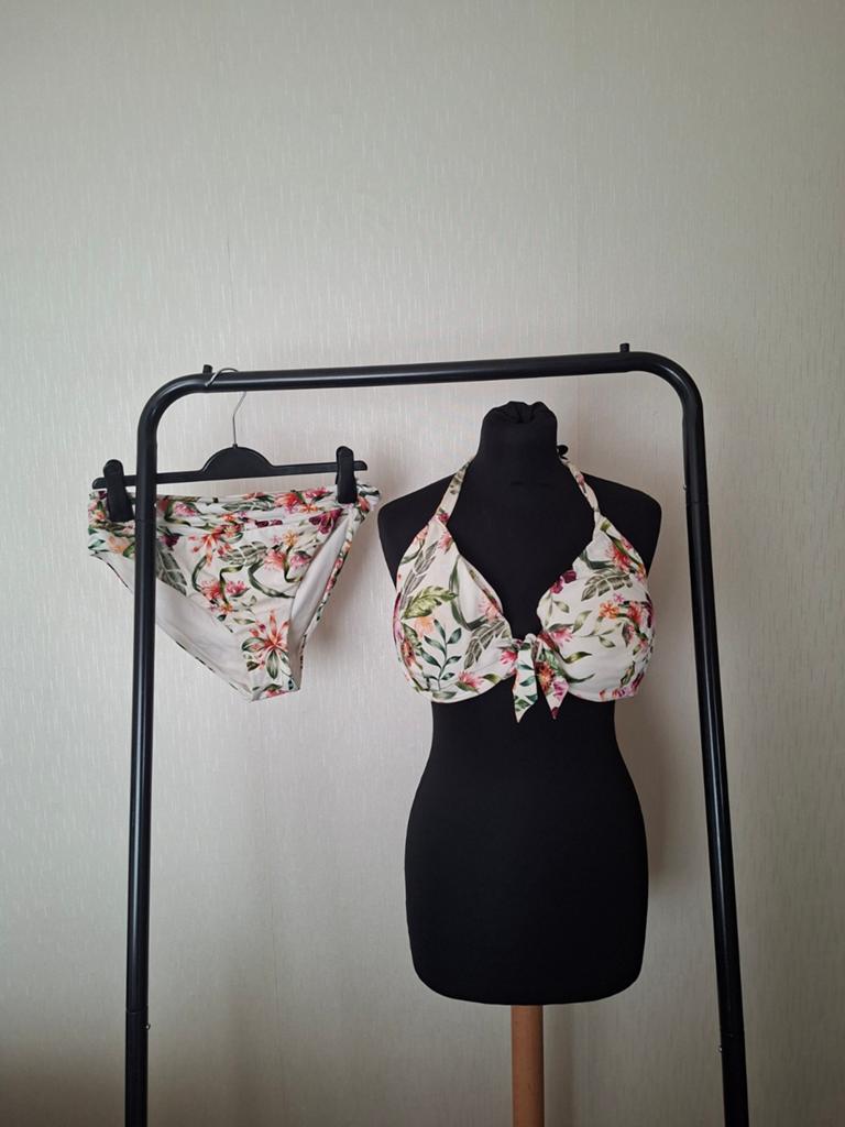 Ibiza bikini maat M bloemen, Overige kleuren, Ophalen of Verzenden, Zo goed als nieuw, Bikini