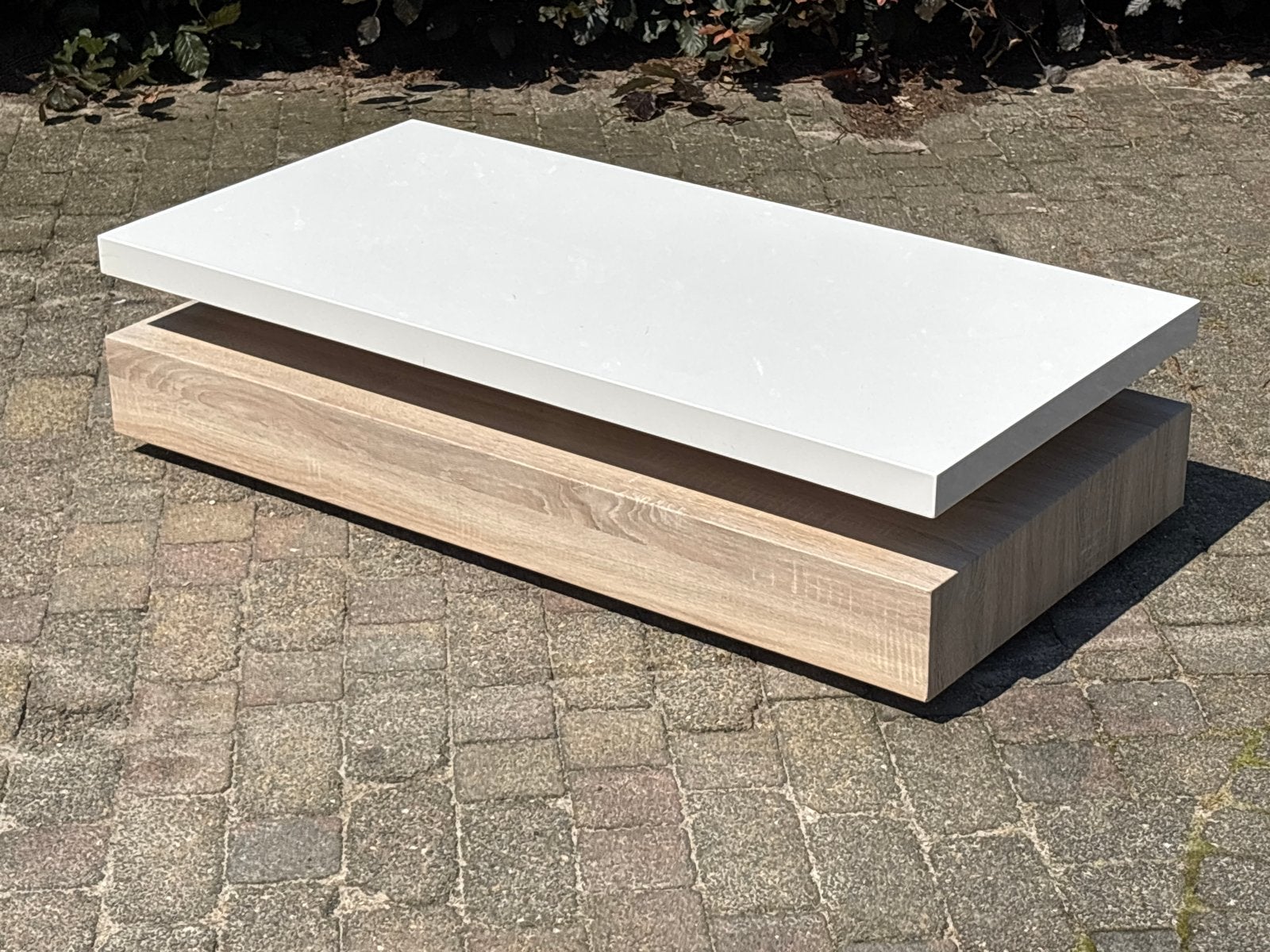 Moderne salontafel wit met houtlook onderstel, Ophalen, 100 tot 150 cm, 50 tot 100 cm, Zo goed als nieuw
