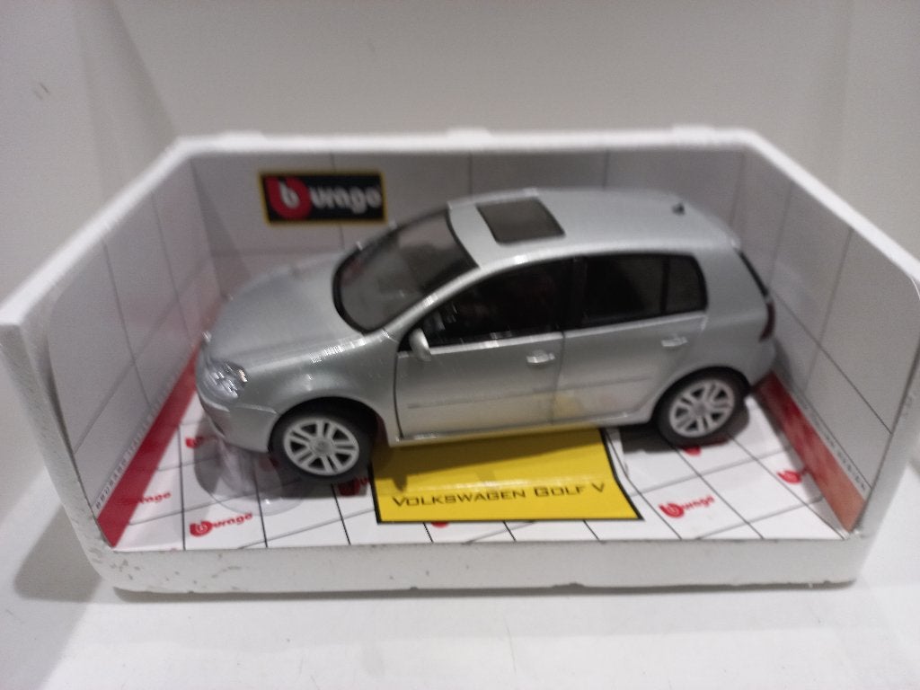 Volkswagen Golf V Bburago 1:18 modelauto 129, Ophalen of Verzenden, Zo goed als nieuw, Auto, Bburago