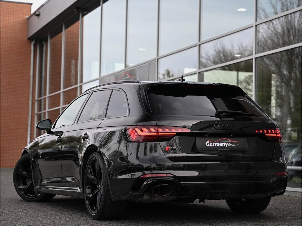Audi RS4 Avant 2.9TFSI 450pk Quattro Keramiek Pano HUD Carbo, Auto's, Audi, Gebruikt, Zwart, Met garantie (alle), 451 pk