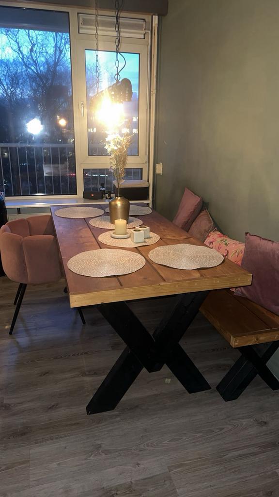 Massief houten tafel+bankje, Huis en Inrichting, Ophalen