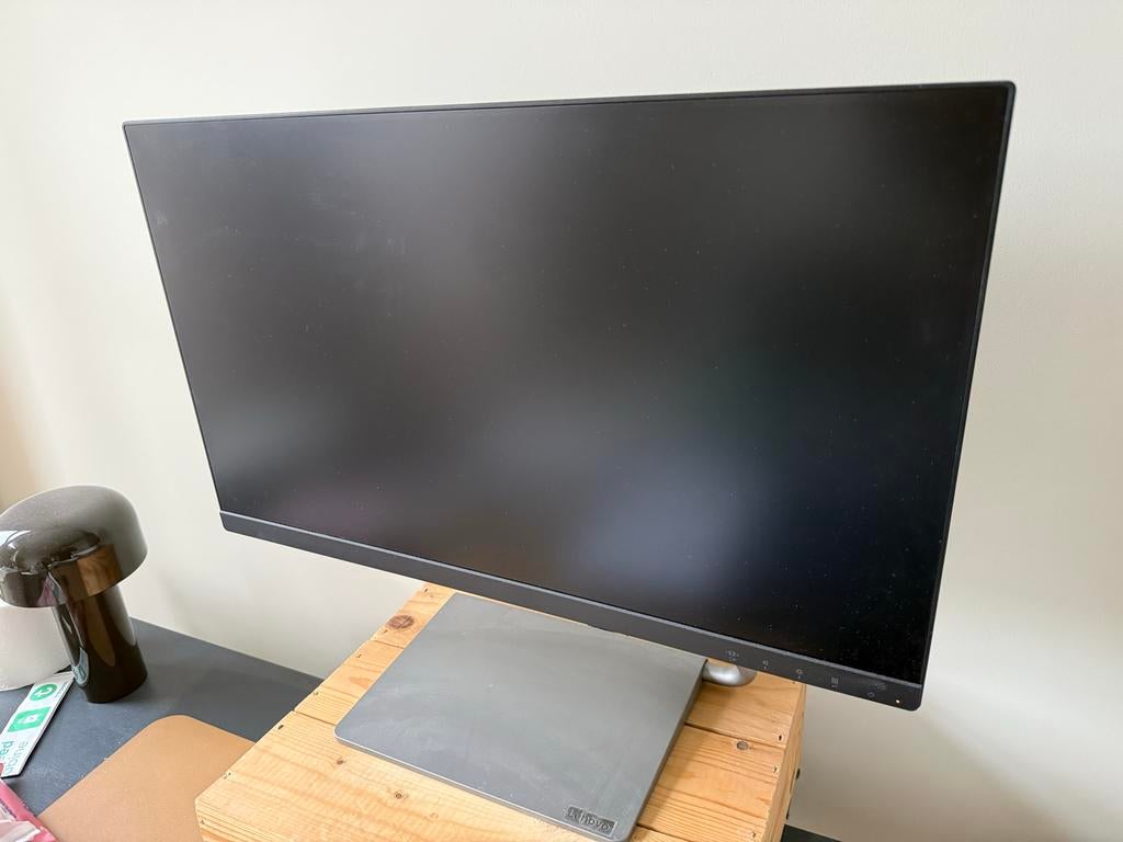 Lenovo Q24i-10 Monitor - 24" Full HD, FreeSync, HDMI, Full HD, Zo goed als nieuw, 61 t/m 100 Hz