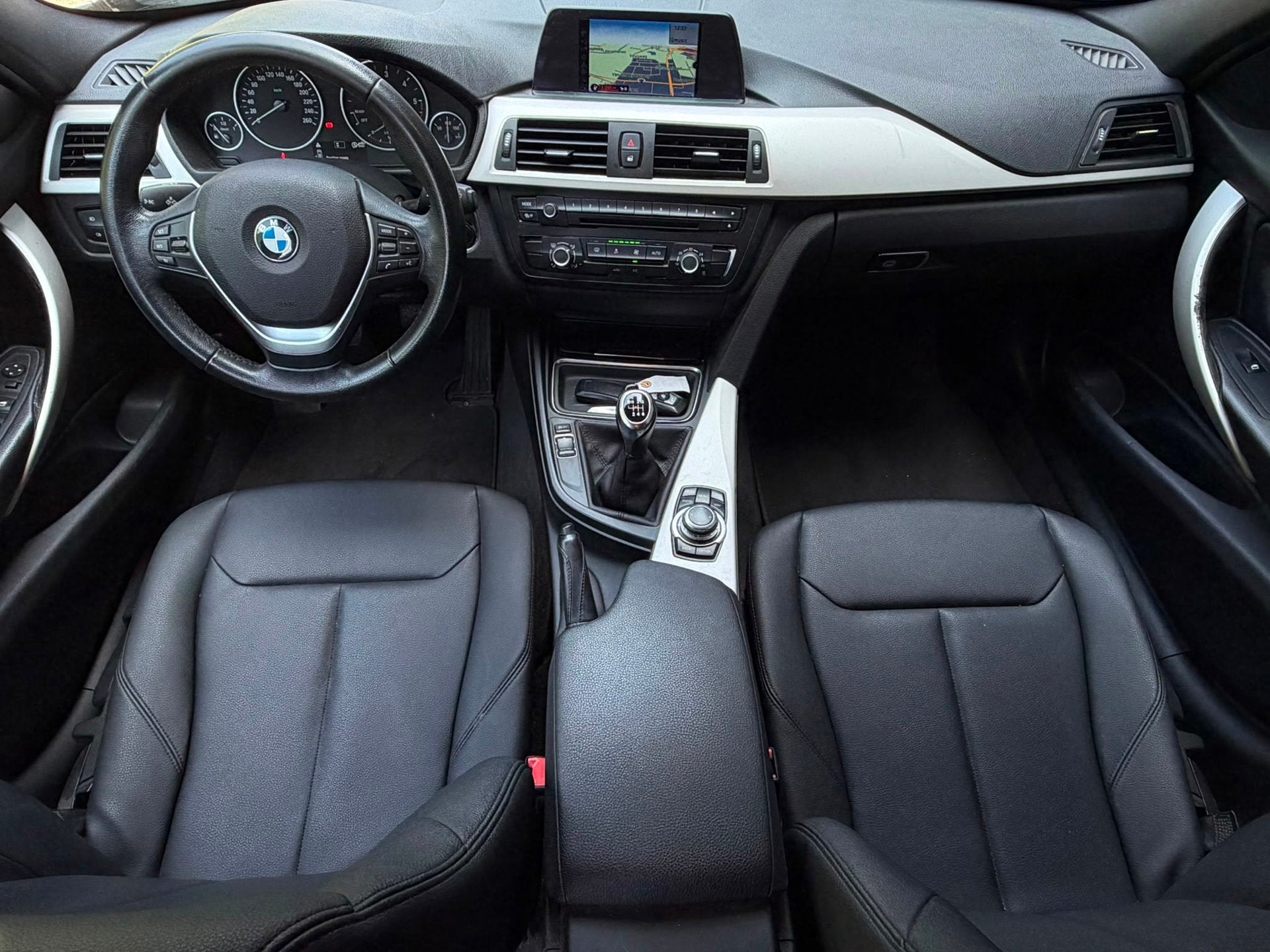 BMW 3-serie Touring 316d Executive, Achterwielaandrijving, 4 cilinders, 116 pk, Automatische klimaatregeling