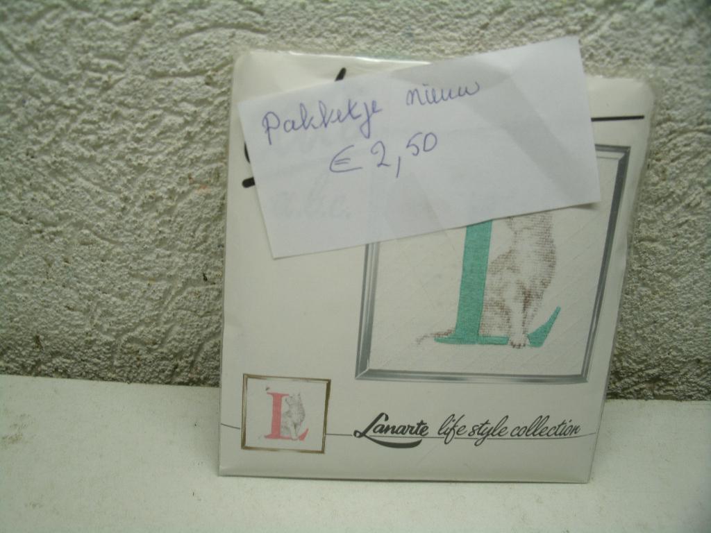 bg 62 paketje L compleet 52 gr  2,50, Hobby en Vrije tijd, Borduren en Borduurmachines, Ophalen of Verzenden, Borduurpakket