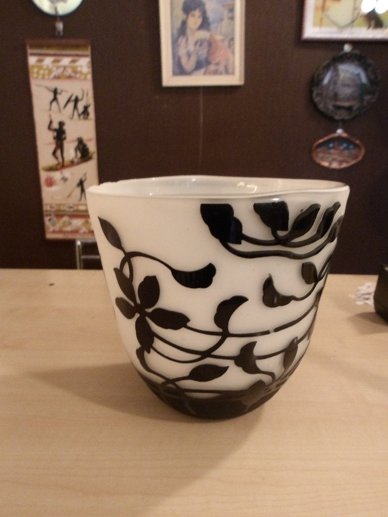 Bloempot ets camee wit zwart cameo glas, Ophalen, Overige materialen, Gebruikt, Rond