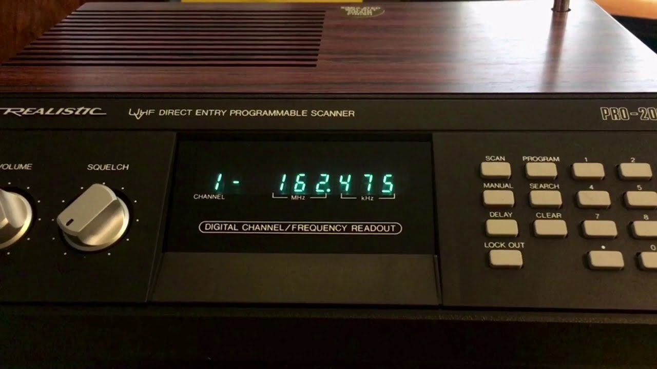 Realistic Programmeerbare Scanner Zoekontvanger 60 Kanalen, Ophalen, Zo goed als nieuw, Radio