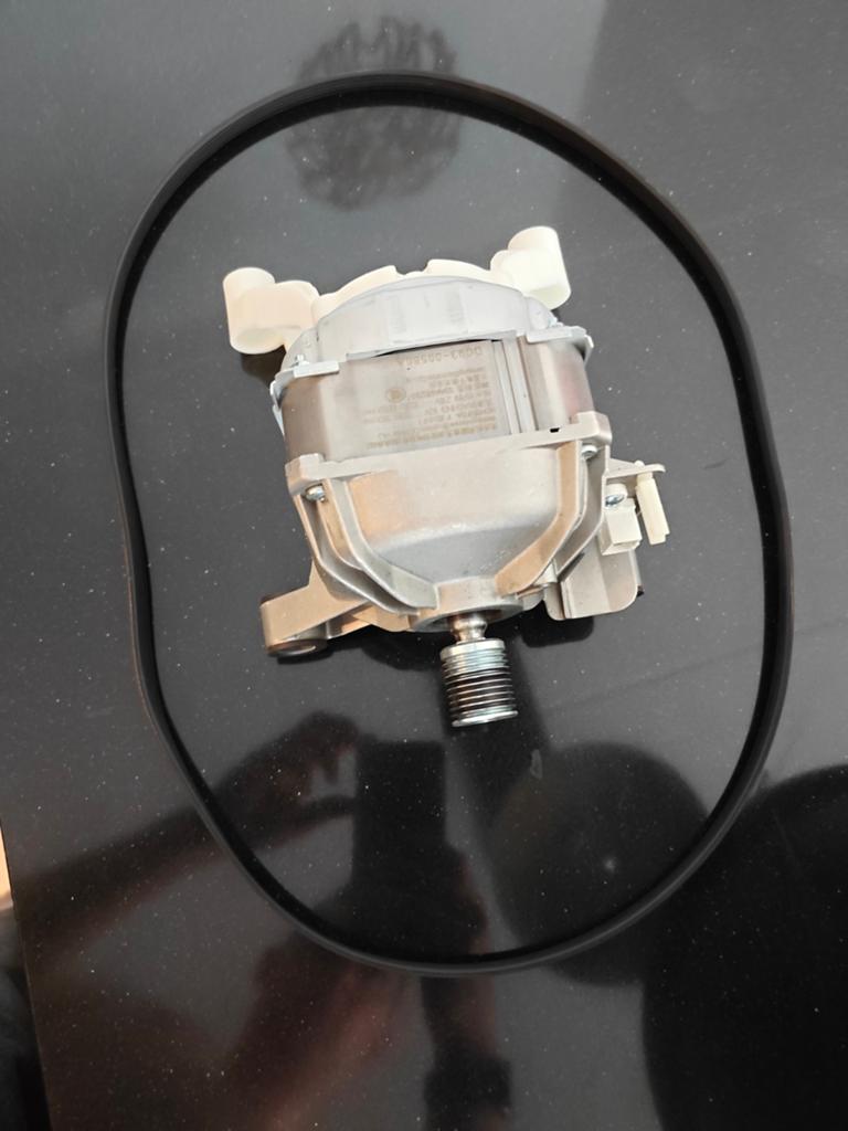 Wasmachine motor met aandrijfriem, Ophalen, Gebruikt