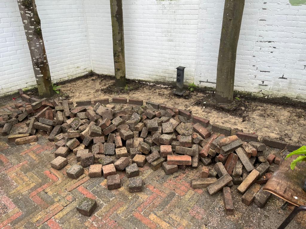 Ca. 8m2 vierkanten stenen en waaltjes GRATIS op te halen, Tuin en Terras, Tegels en Klinkers, Ophalen, Gebruikt, Overige typen