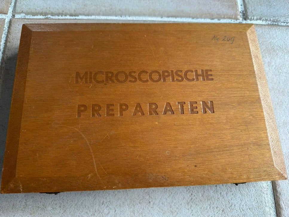 Microscopische preparaten mens en dier in houten kist, Ophalen of Verzenden, Gebruikt, Onderdelen of Toebehoren