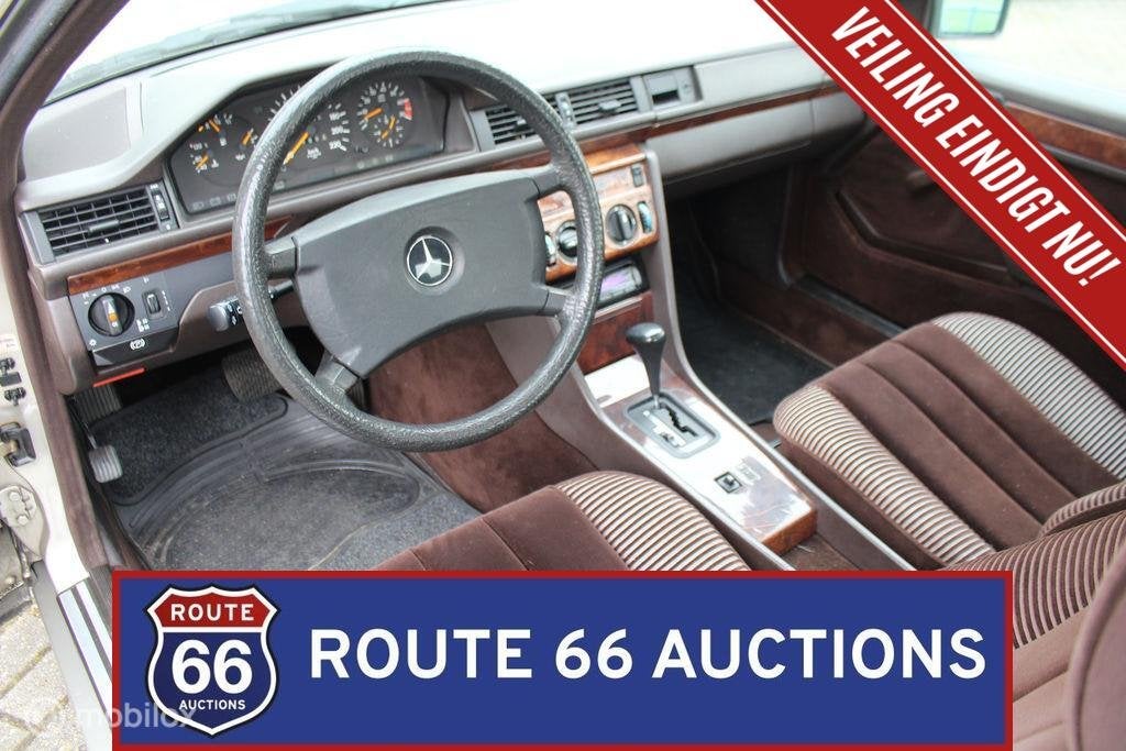 Mercedes-Benz 230 CE | 1991 | Route 66 Auctions, Auto's, Overige carrosserieën, Zwart, Mercedes-Benz, Bedrijf