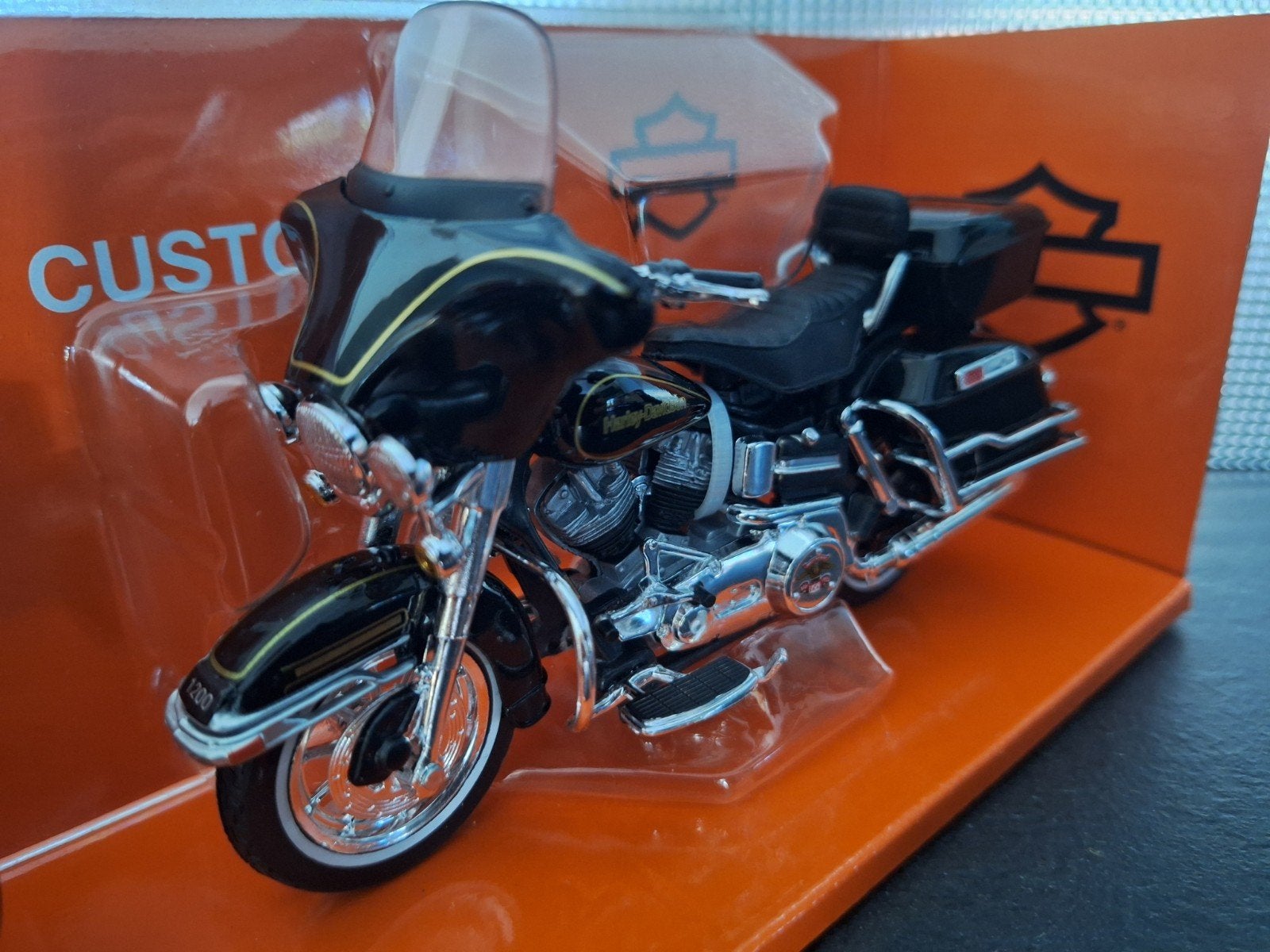 Harley-Davidson Duos 70's Set van 2 
Schaal 1:18, Maisto, Nieuw, Ophalen of Verzenden, Maisto