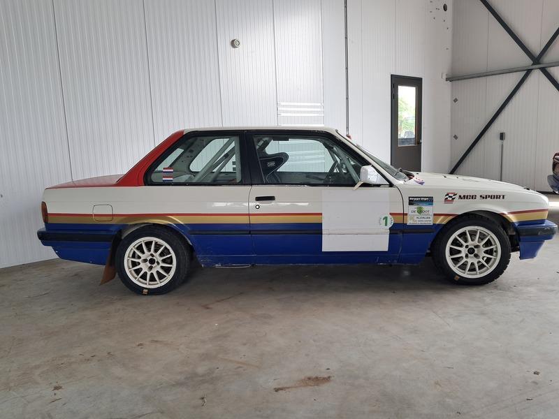 Rally-auto, BMW, 3-serie, 325i, 1988, Achterwielaandrijving, 2494 cc, Wit, 10 km/l