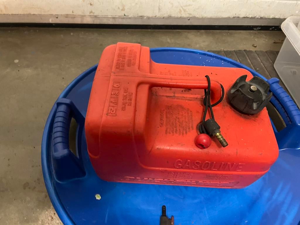 Benzine tankje boot 12 liter, Ophalen of Verzenden, Gebruikt, Motor en Techniek, Zeilboot of Motorboot