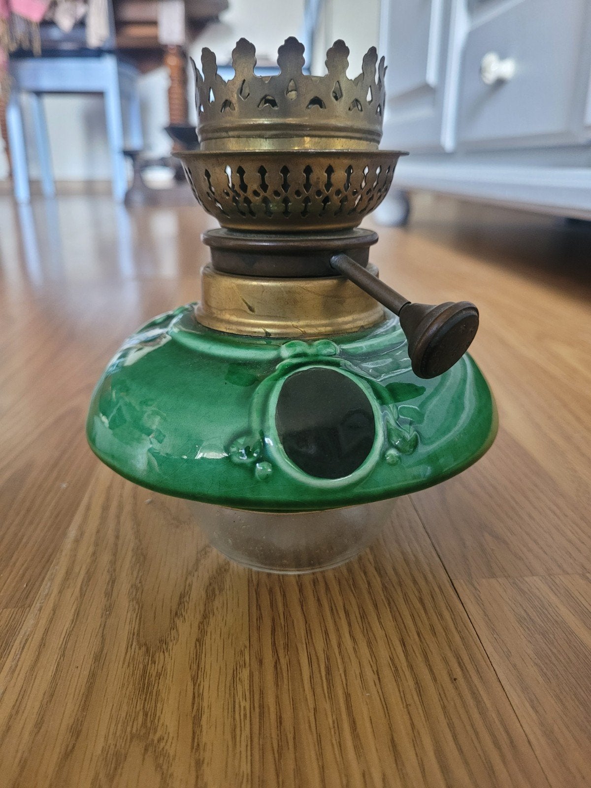 Antieke olielamp met groene keramische voet, Ophalen