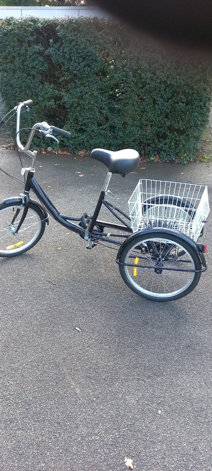 Zwarte driewieler met mand - Ideaal voor boodschappen, Ophalen, Gebruikt, Verstelbare zitting, Onbekend