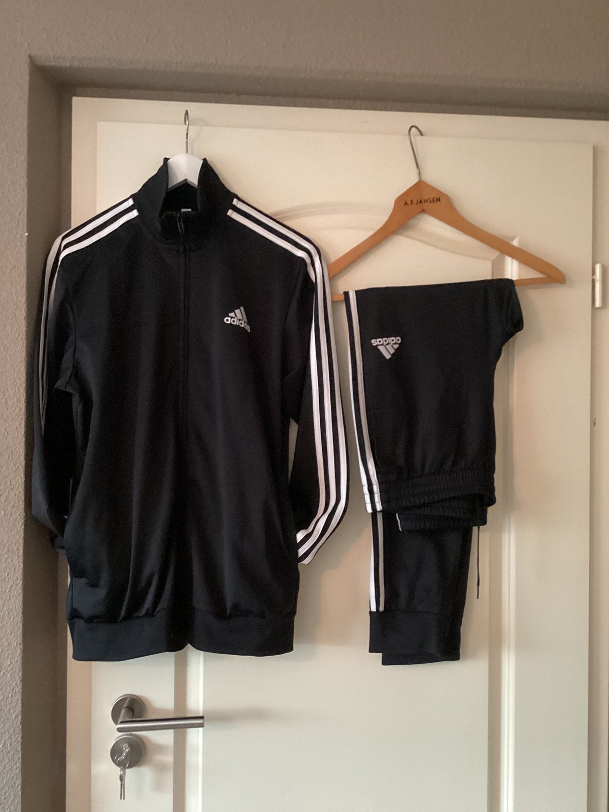 Prachtig trainingspak Adidas maat M te koop., Ophalen of Verzenden, Zo goed als nieuw, Blauw, Algemeen