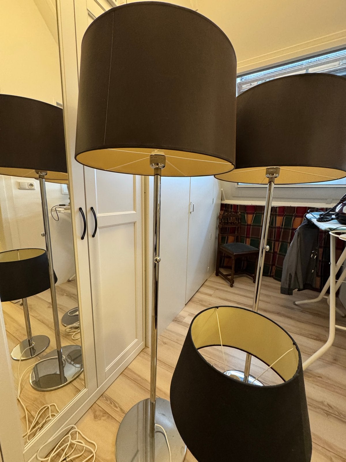 Set van 3 staande lampen met zwarte kappen, Huis en Inrichting, Lampen | Vloerlampen, Ophalen, Gebruikt, E27 (groot), Metaal