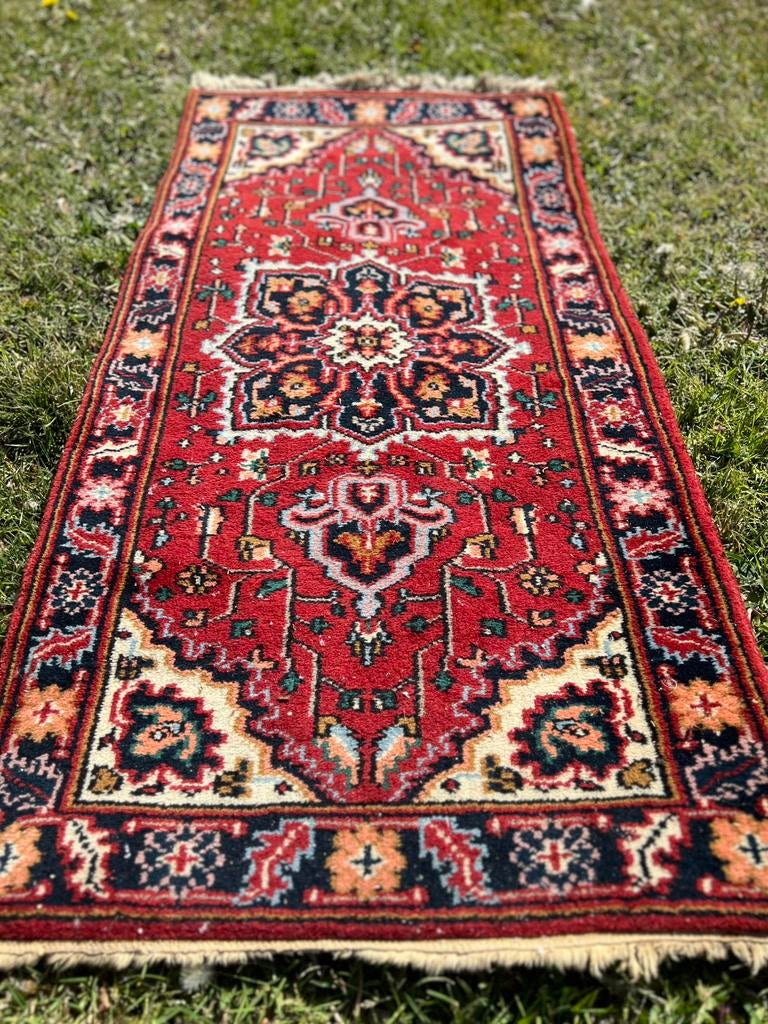 Kleurrijk handgeknoopt Perzisch tapijt van wol, Gebruikt, 100 tot 150 cm, Perzisch, Rood