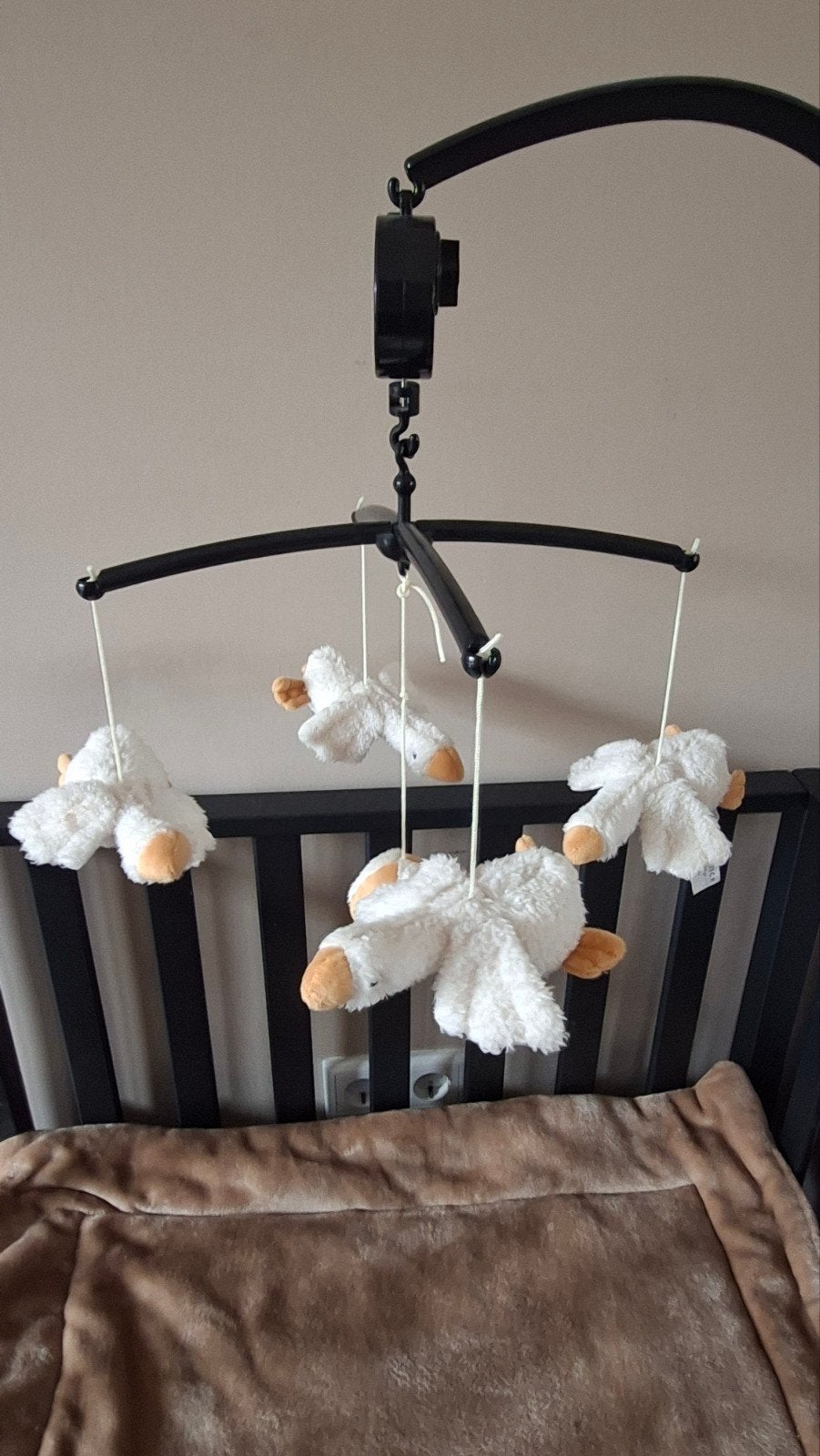 Zwarte box met kleed en boxmobiel, Kinderen en Baby's, Boxen, Ophalen, Zo goed als nieuw, Boxkleed
