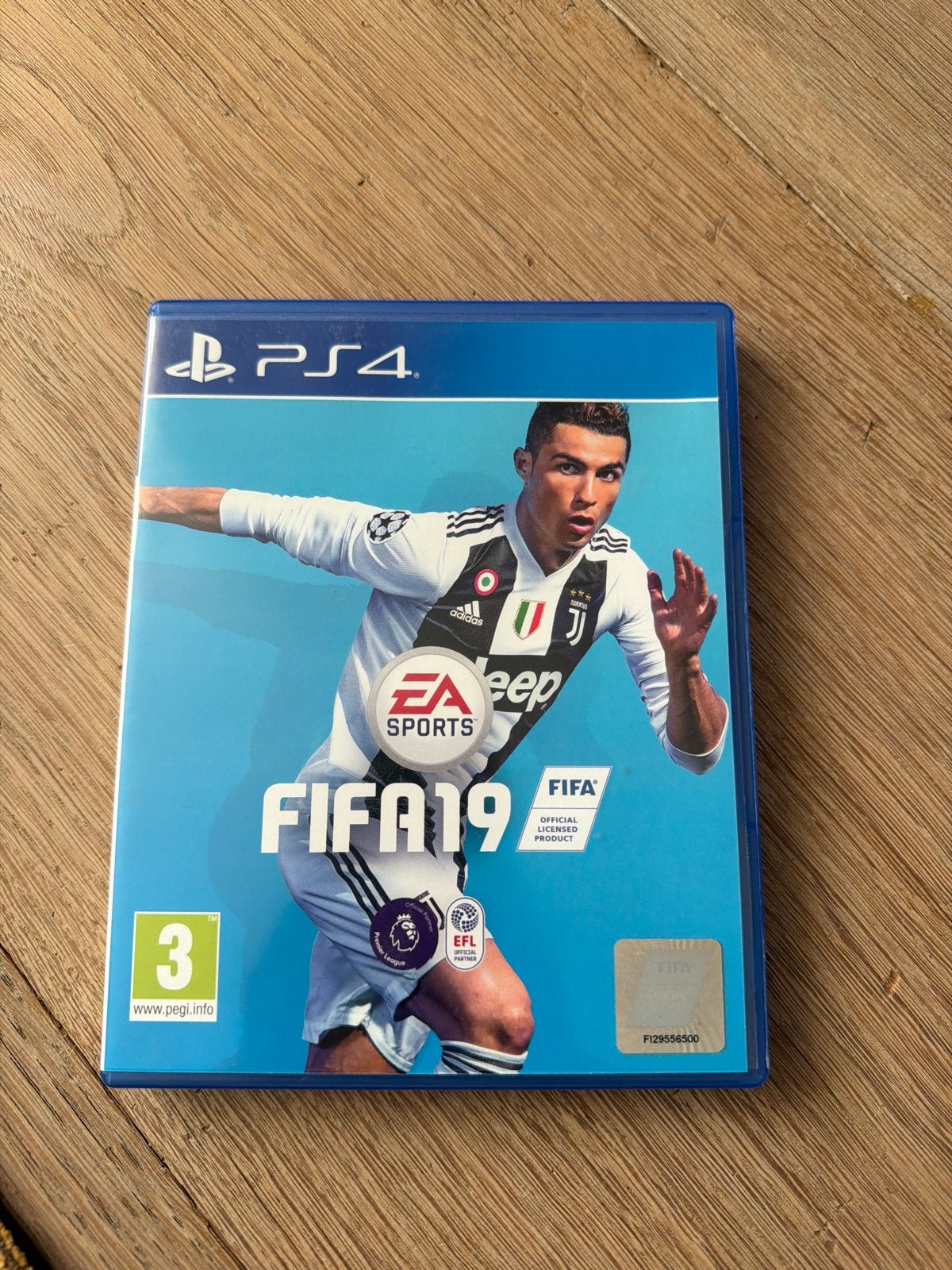 FIFA 19 voor PlayStation 4 - Zo goed als nieuw, Eén computer, Ophalen of Verzenden, Zo goed als nieuw, Sport