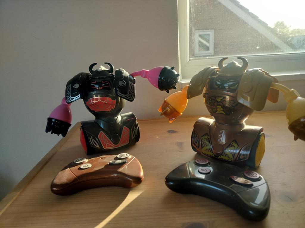 2 Robo Kombat Robots met Afstandsbediening, Ophalen of Verzenden, Gebruikt, Jongen of Meisje
