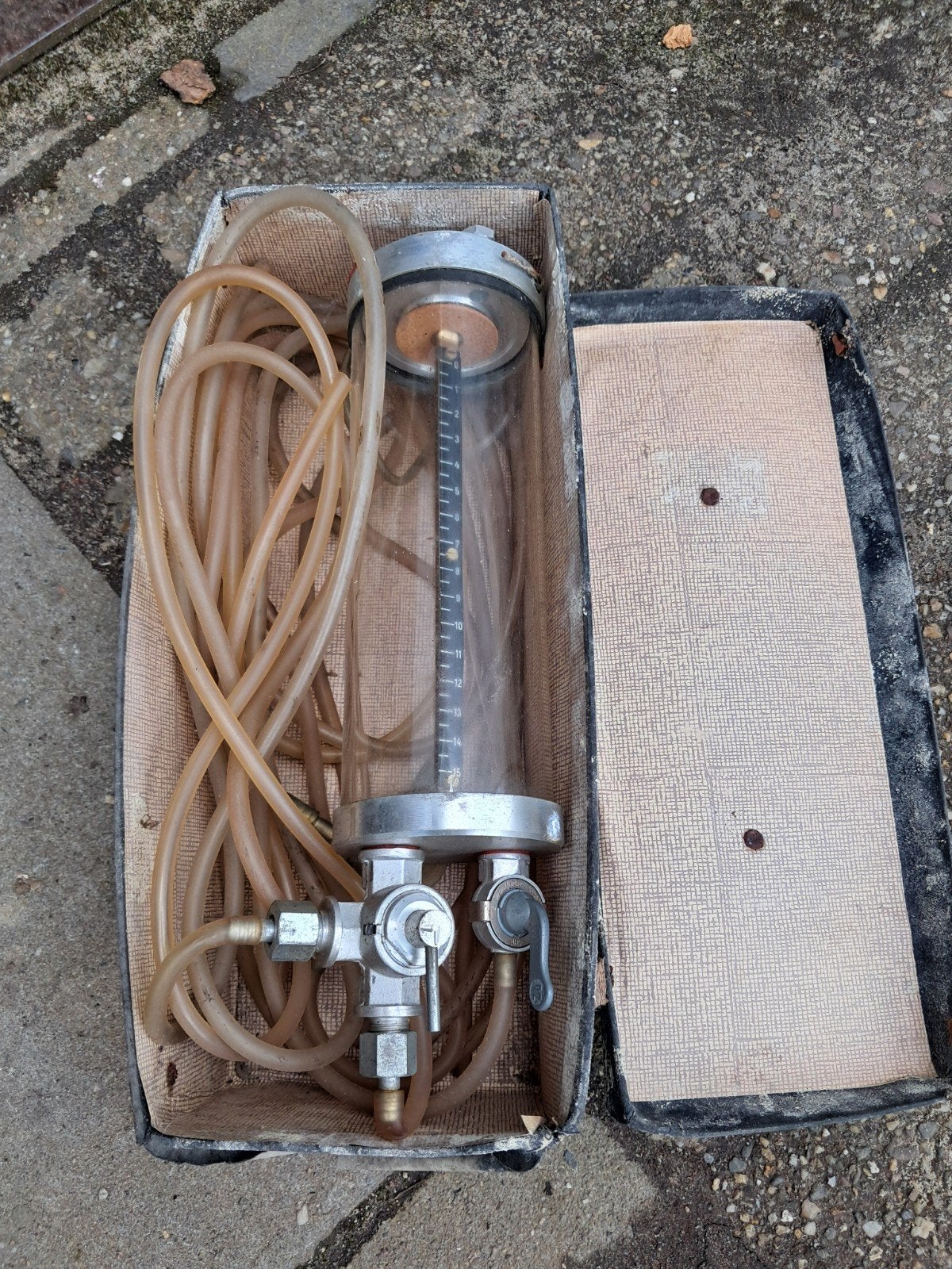 Zgan oldtimer benzine verbruikmeter met beschrijving, Ophalen, Zo goed als nieuw