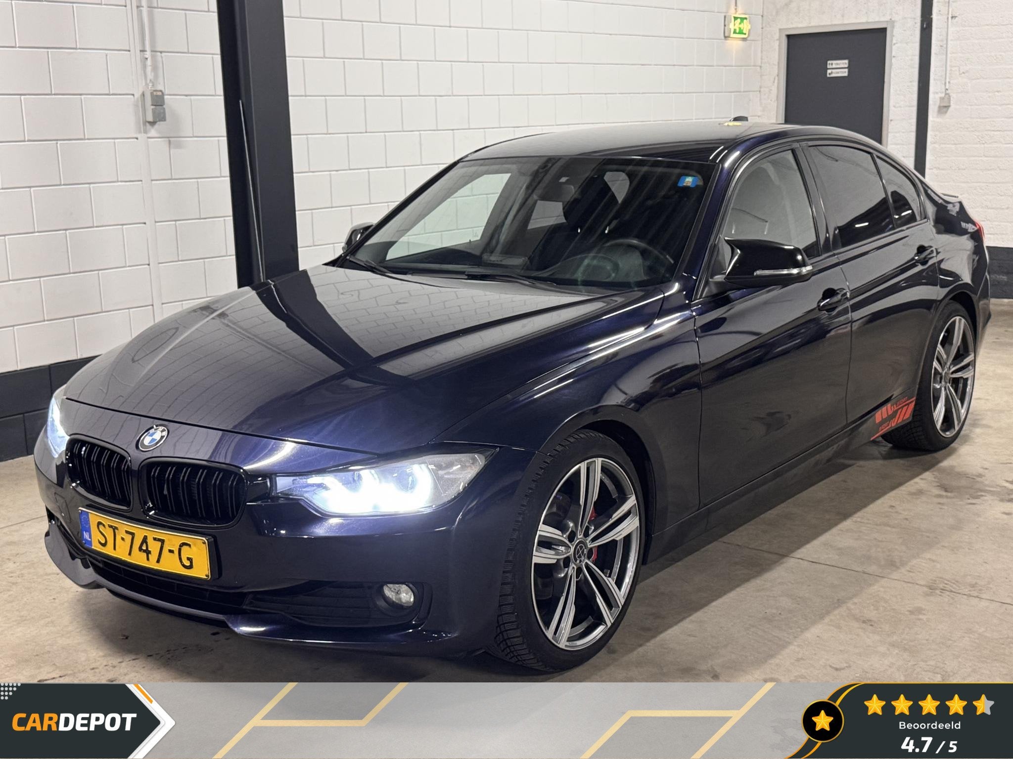 BMW 3-serie 316i Executive Nieuwe Turbo, Auto's, 1360 kg, Gebruikt, Blauw, Handgeschakeld