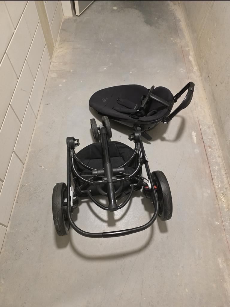 Quinny Moodd Kinderwagen - Zwart, Inklapbaar, Ophalen, Zo goed als nieuw, Kinderwagen, Quinny