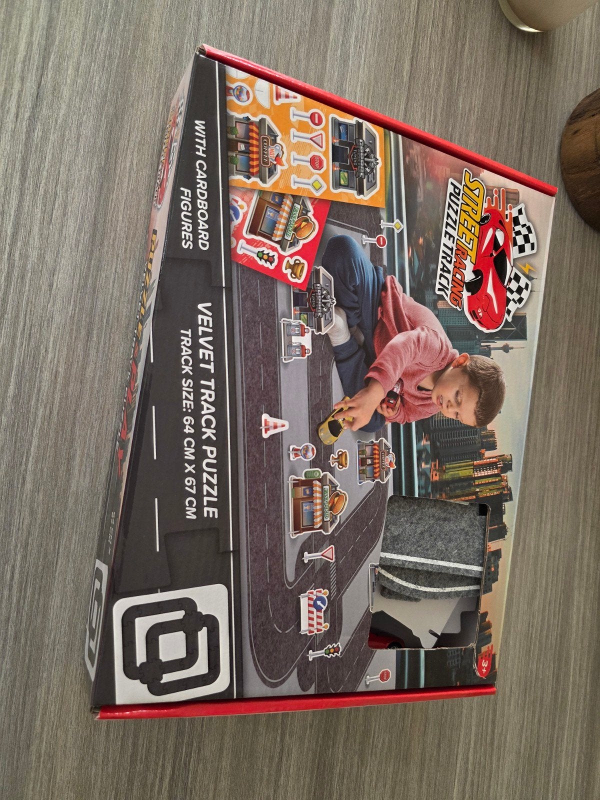 Wegenpuzzel met 2 Auto's, gebouwen en verkeersbord, Ophalen of Verzenden, 10 tot 50 stukjes, Zo goed als nieuw, 2 tot 4 jaar