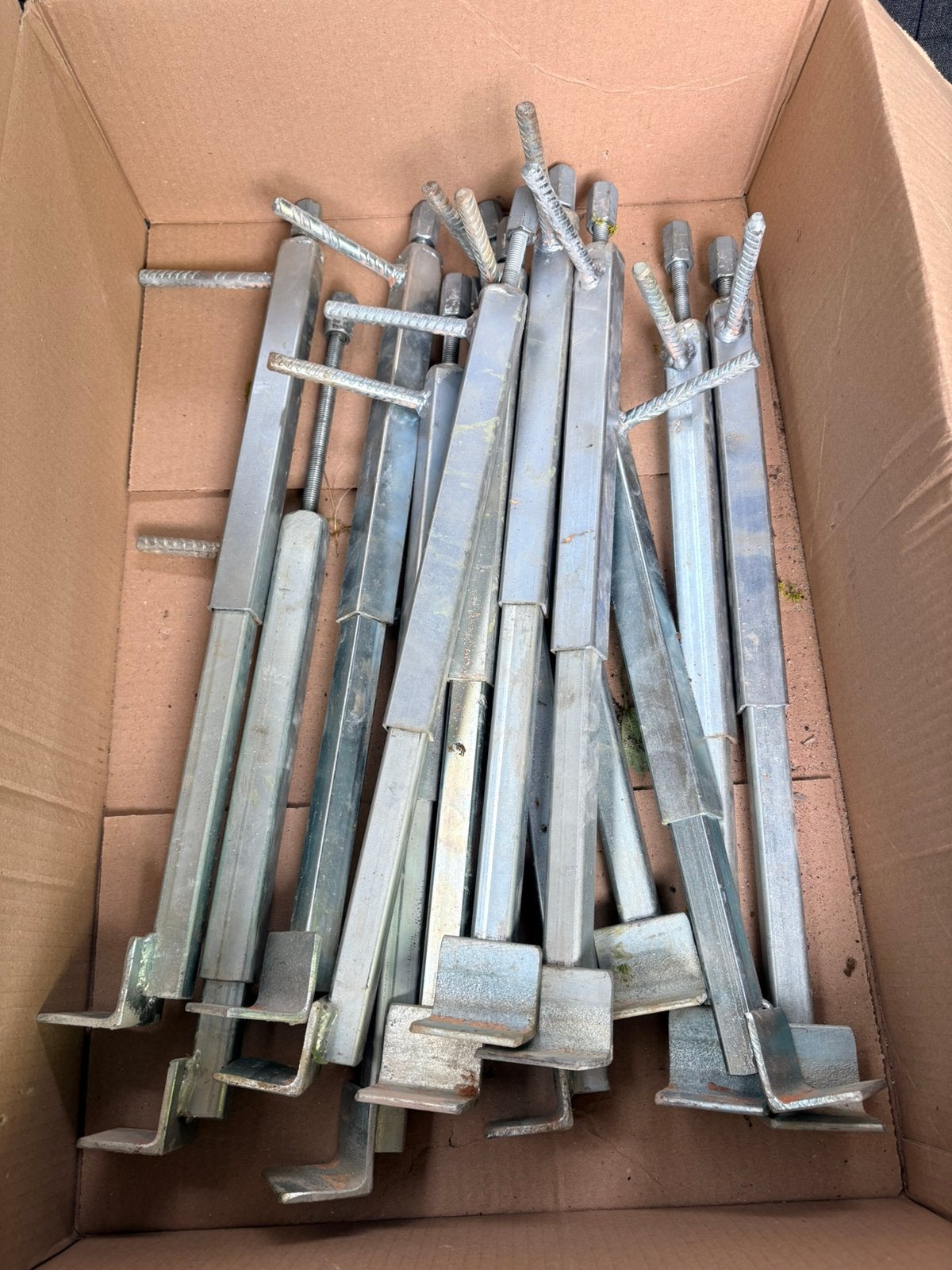 Set van 13 gevelklemmen, Ophalen, Zo goed als nieuw, 250 mm of meer, Overige typen
