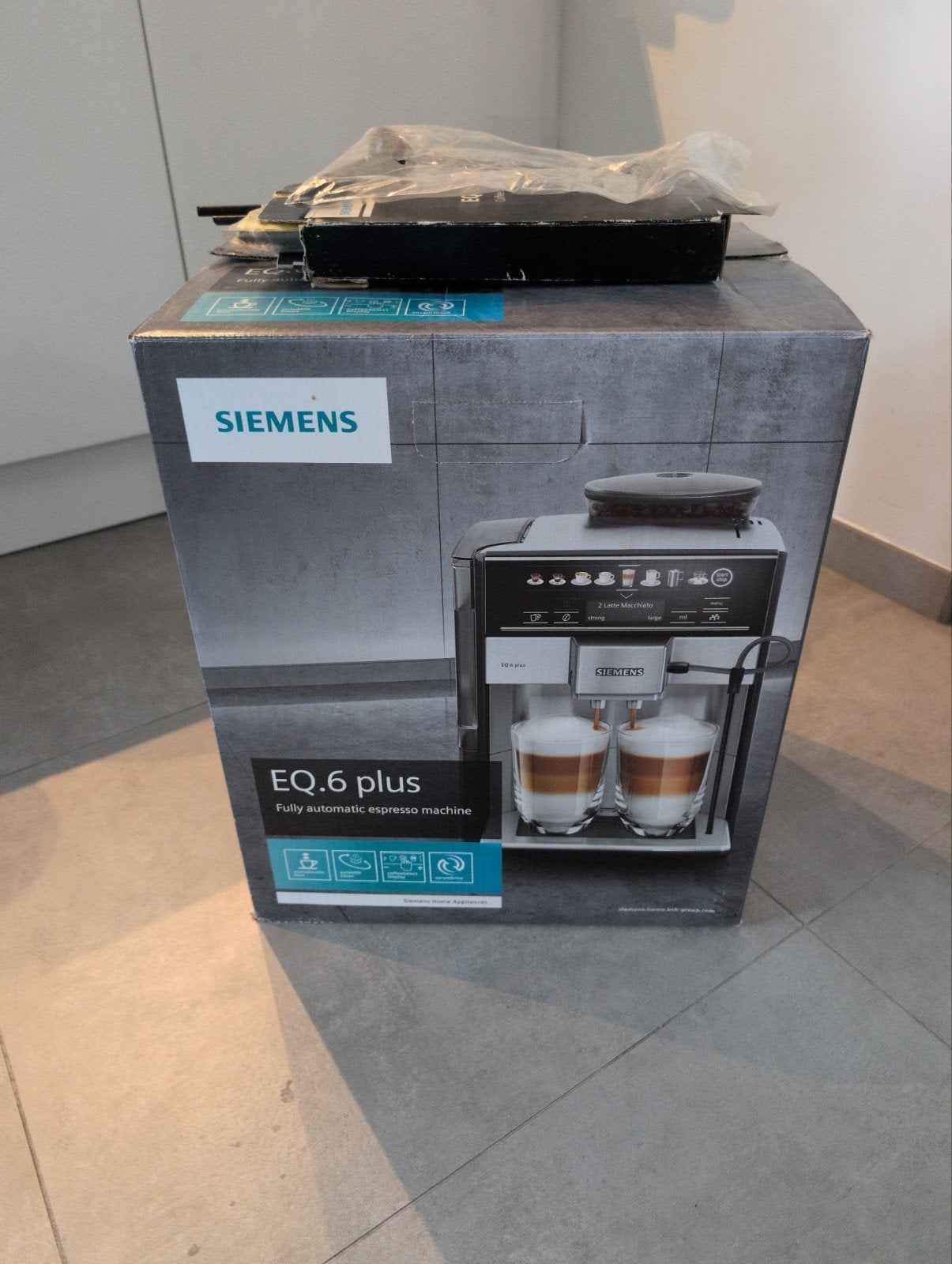 Siemens EQ.6 plus volautomatische espressomachine, Witgoed en Apparatuur, Afneembaar waterreservoir, Gebruikt, Espresso apparaat