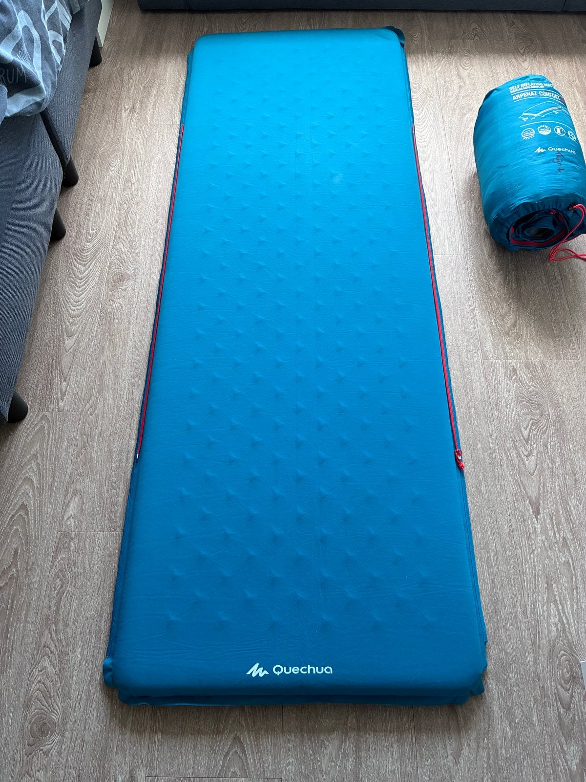 Quechua Arpenaz Comfort 65 Zelfopblazend Slaapmatje, Caravans en Kamperen, Luchtbedden, Ophalen of Verzenden, Zo goed als nieuw