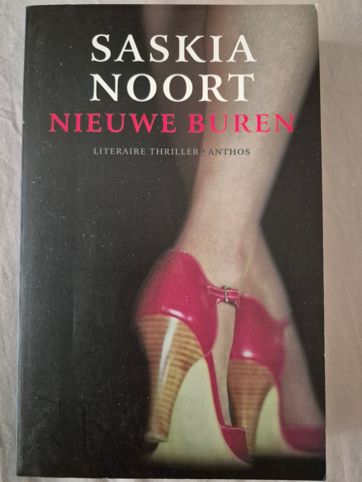 Saskia Noort - Nieuwe Buren (Literaire thriller), Ophalen of Verzenden, Nieuw, Saskia Noort, Nederland