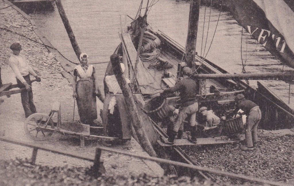 Yerseke het lossen van de vissersboot, Ophalen, 1920 tot 1940, Ongelopen, Zeeland